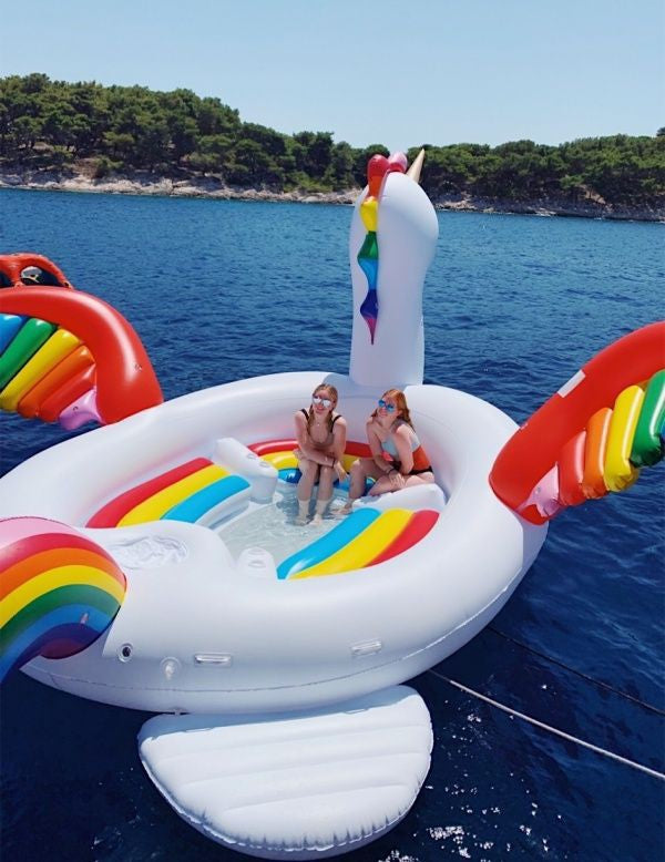 Giantic inflatable Unicorn for 6-Adult pool float starwake