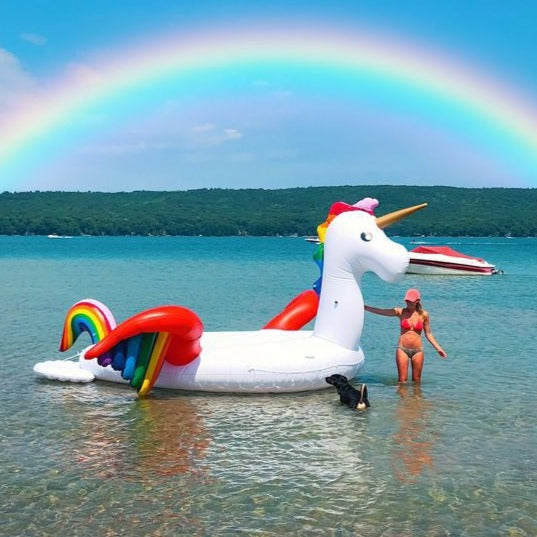 giant-6-person-unicorn-pool-float