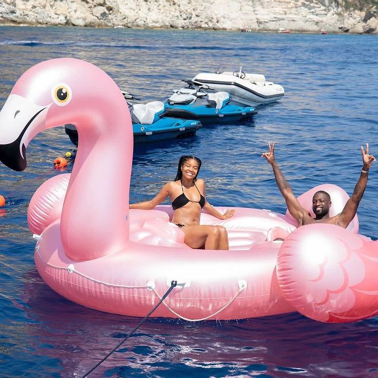Giant Inflatable Flamingo 4-6 Adult Pool Float